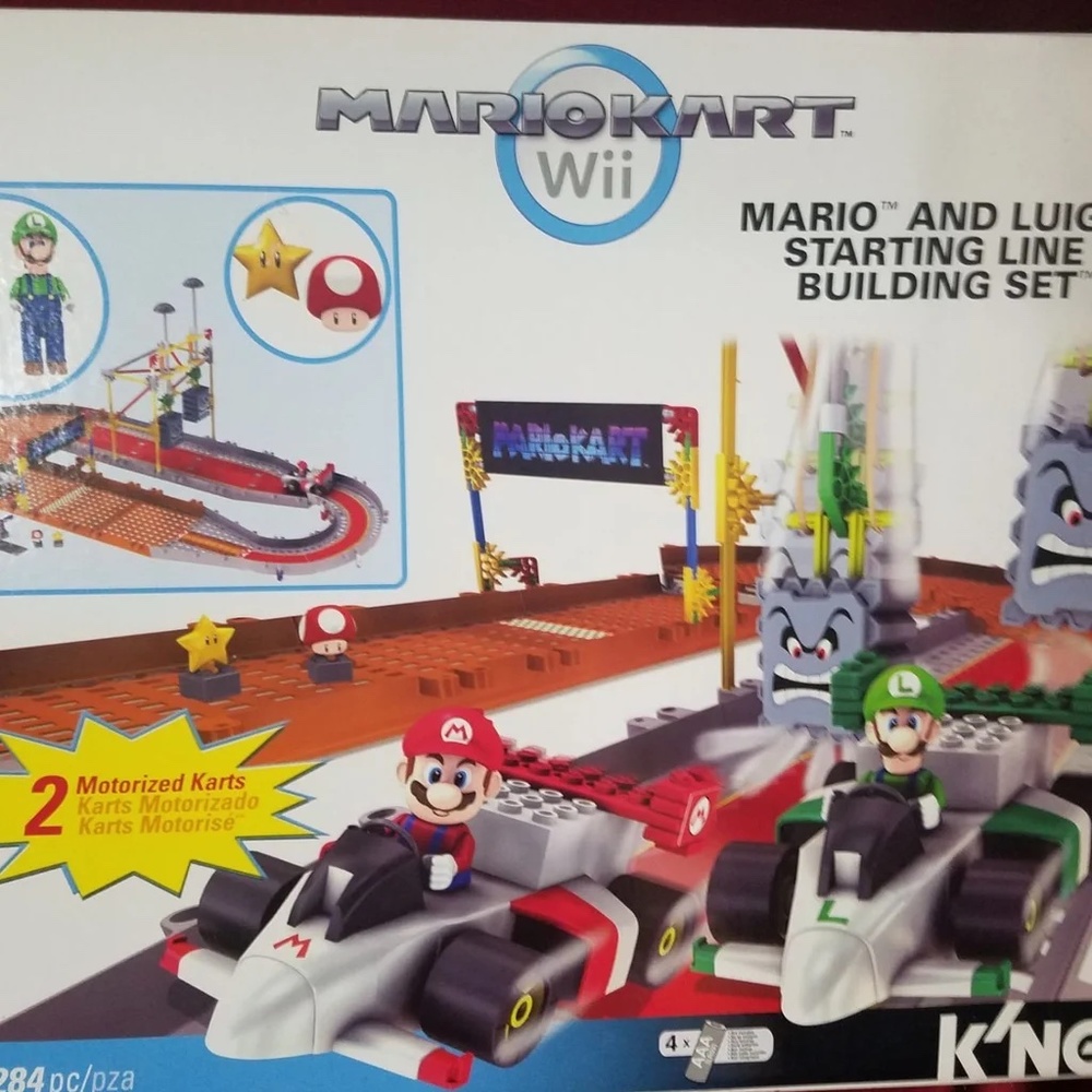 Mario & Luigi Starting Line Building Set
